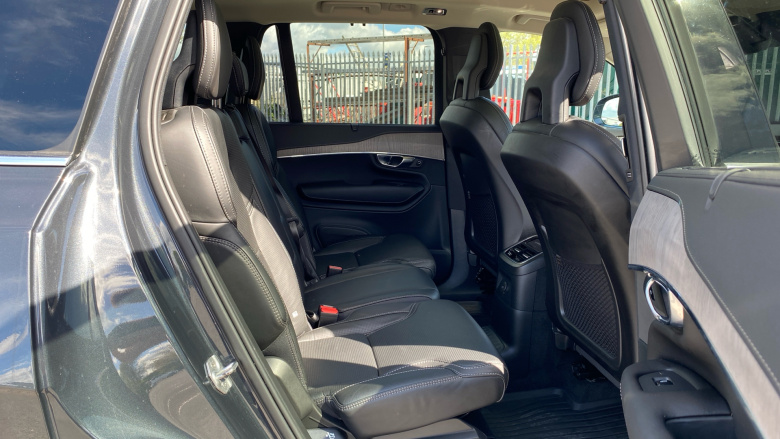 Volvo Xc90 2.0 T8 Recharge PHEV Inscription Pro 5dr AWD Auto Estate